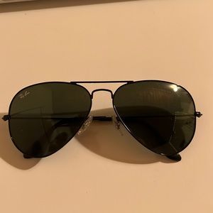 Black aviator rayban